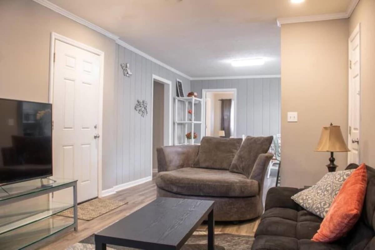 Holiday home The Graduation Getaway Near Downtown & Benning