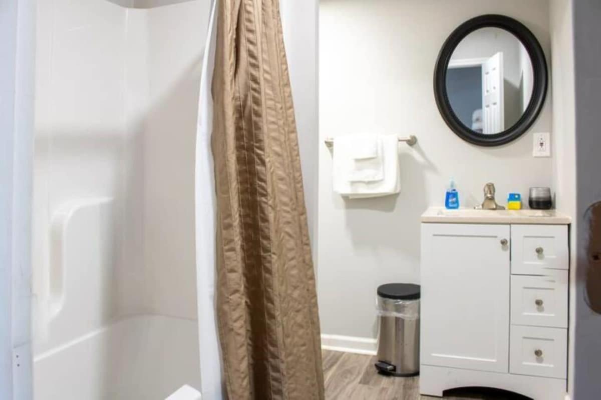 The Graduation Getaway Near Downtown & Benning Holiday home