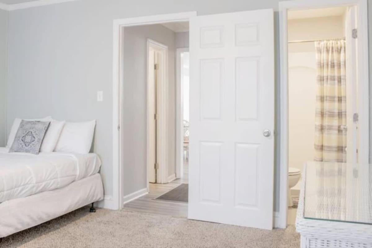 The Graduation Getaway Near Downtown & Benning Holiday home