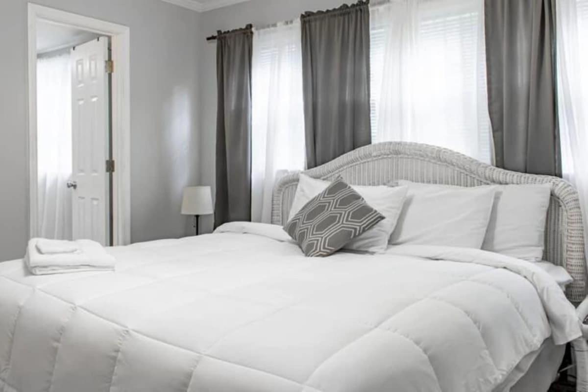 The Graduation Getaway Near Downtown & Benning Holiday home